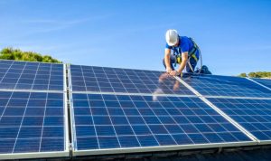 Installation et mise en production des panneaux solaires photovoltaïques à Aubevoye